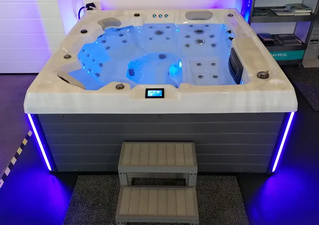 Outdoor Whirlpool Capri